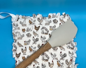 Farmhouse Chicken Potholder • Rustic Rooster Kitchen Decor • Quilted Hot Pad