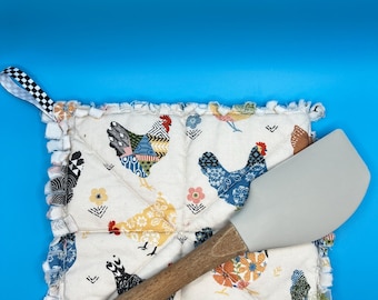 Farmhouse Chicken Potholder • Rustic Rooster Kitchen Decor • Quilted Hot Pad