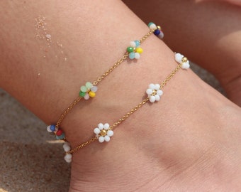 Bracelet de cheville et bracelet en acier inoxydable avec chaîne de fleurs, longueur réglable en fleurs perlées, bracelet de cheville perlé, bracelet de cheville délicat pour femmes, chaîne en or