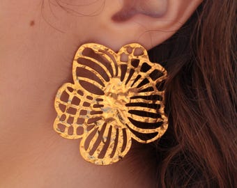 Gold Hibiscus Flower earrings, Vintage earrings, Elegant Earrings, Statement earrings, Gift for her
