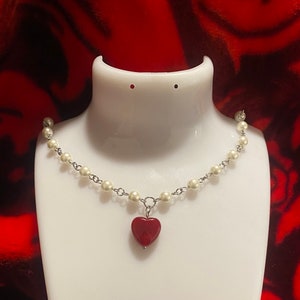 Pearly beaded heart necklace &lt;3