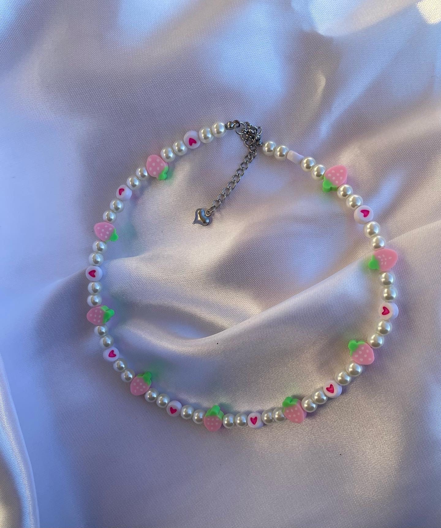 Strawberry pearl necklace deals