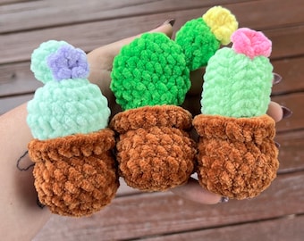 Crochet 3 in 1 cactus in pot keychain/ mini plushie pattern