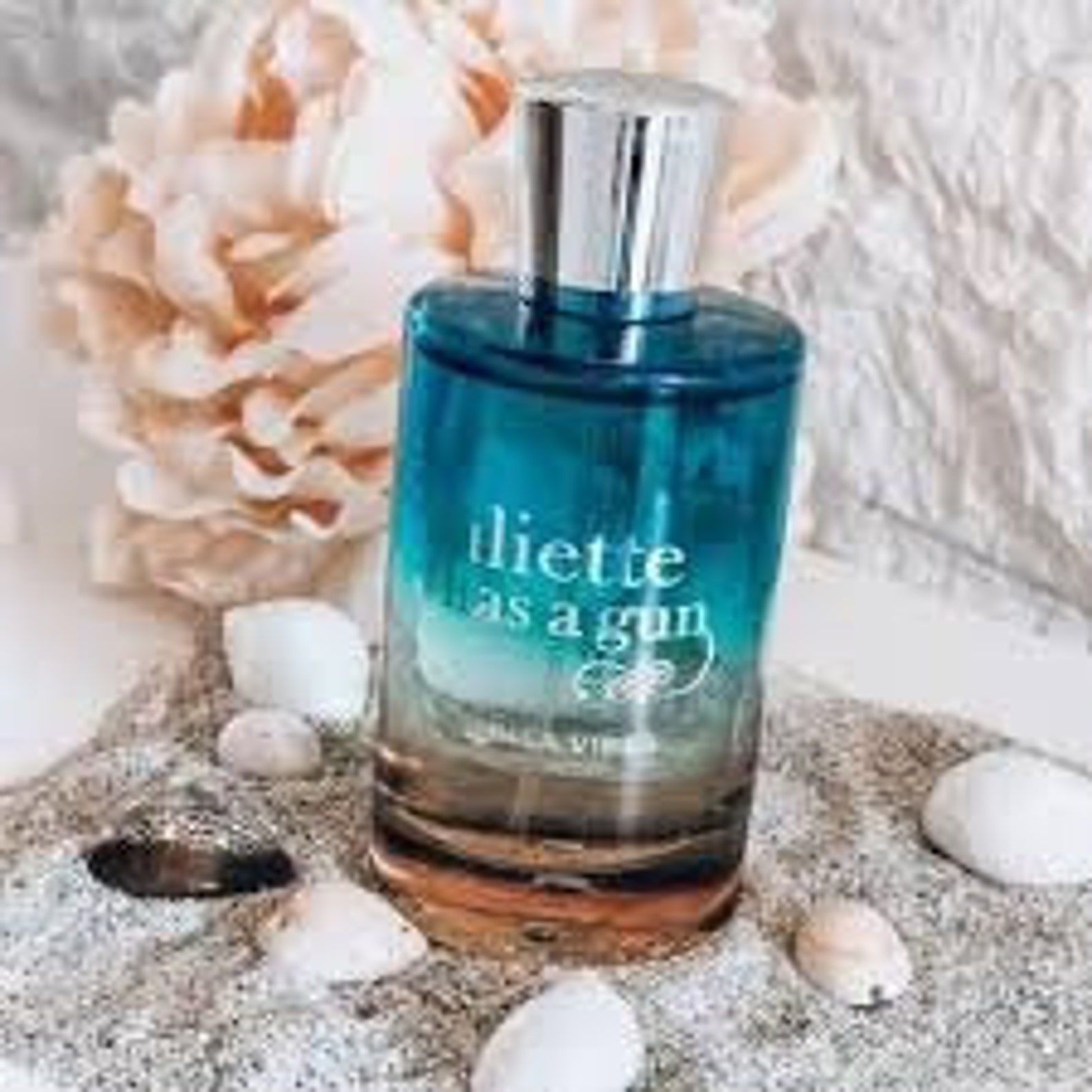 Парфюмерная вода juliette has a gun vanilla vibes. Духи vanilla vibes от juliette. Vanilla vibes juliette отзывы. Vanilla vibes парфюмерная вода 100 мл. Парфюм juliette has a gun.