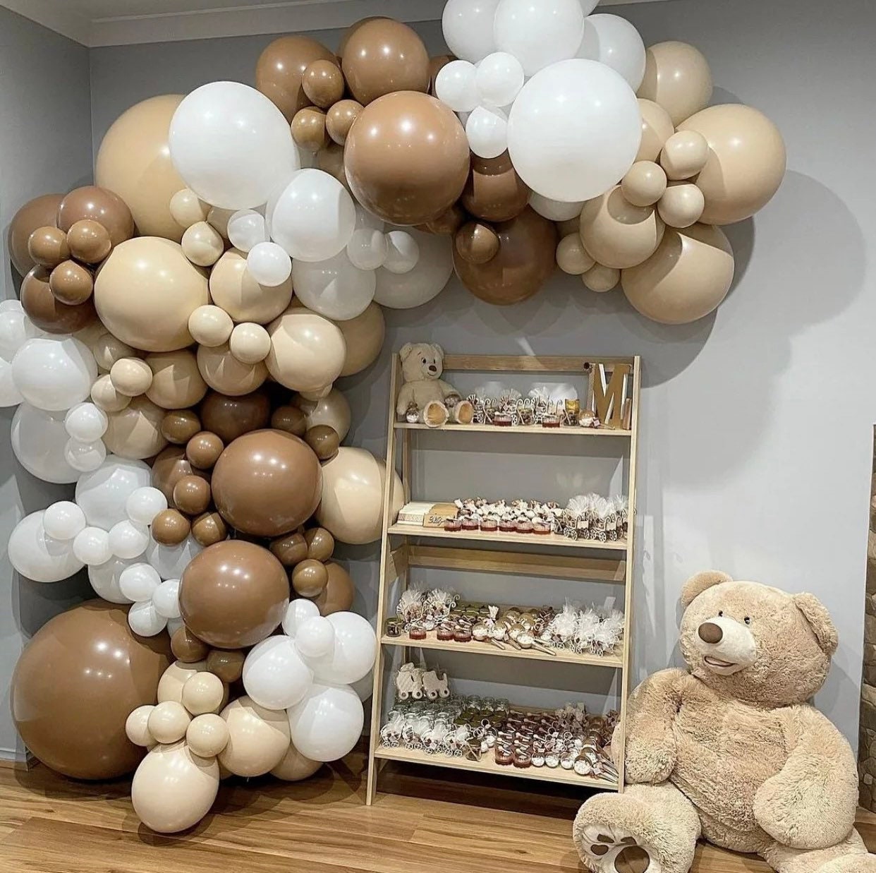 Teddy bear balloon arch 2025