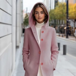 Blushroze wollen jas met capuchon, lange op maat gemaakte winterjas voor dames, warme en elegante bovenkleding | 241105
