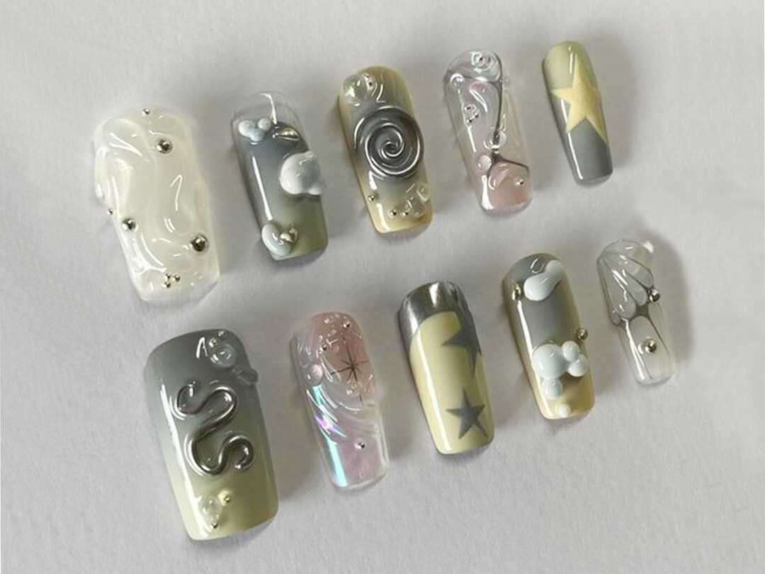 Nail Set With Sophisticated Motifs Press on Nails - Etsy