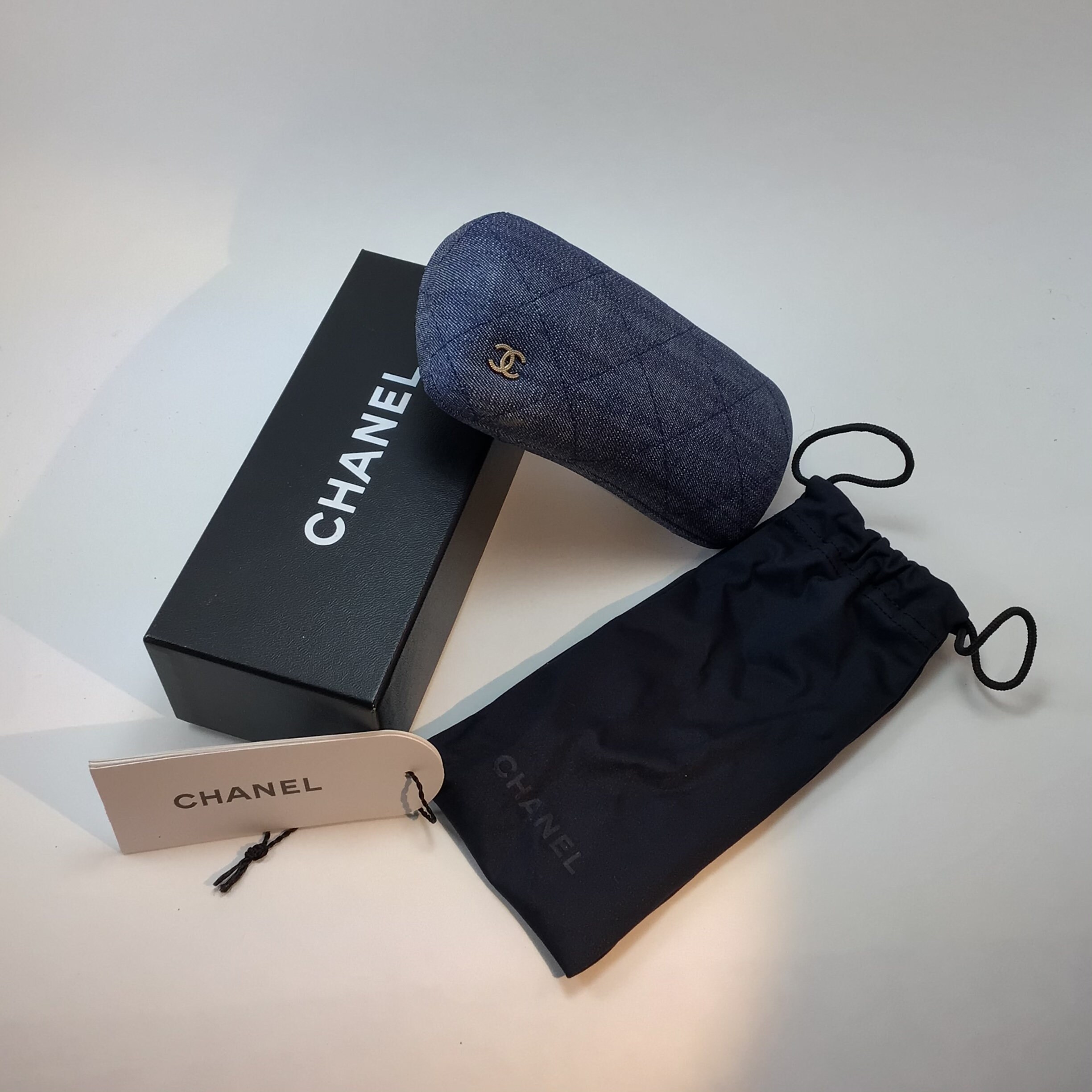 Étui de de soleil en denim Chanel Etsy