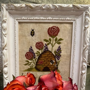 NEW!!! Design " Honey house" , DMC colors, size 79x94 stitches, Victoria House Designs