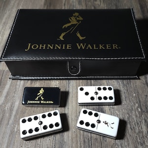 Johnnie Walker, jumbodominostenen, dominostenen, dominostenen, dominoset, dominoset, dubbele zes dominostenen, speelkaarten