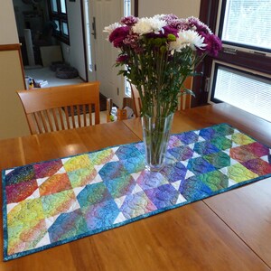Table Runner - Corner Pop with "Bubble Up" Charm Pack