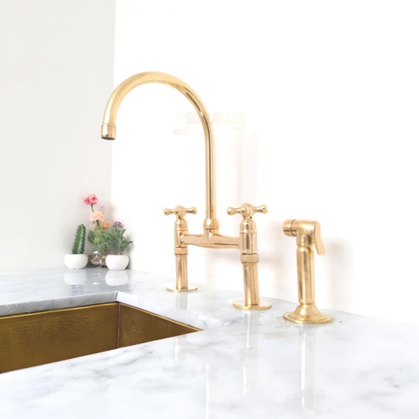 Grifo de cocina de puente de latón macizo sin lacar, grifo para fregadero vintage de latón antiguo.