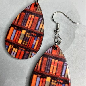 Boucles d&#39;oreilles pour la journée mondiale du livre, bijoux sur le thème de la littérature, rat de bibliothèque, cadeau pour amoureux des livres, boucles d&#39;oreilles livre