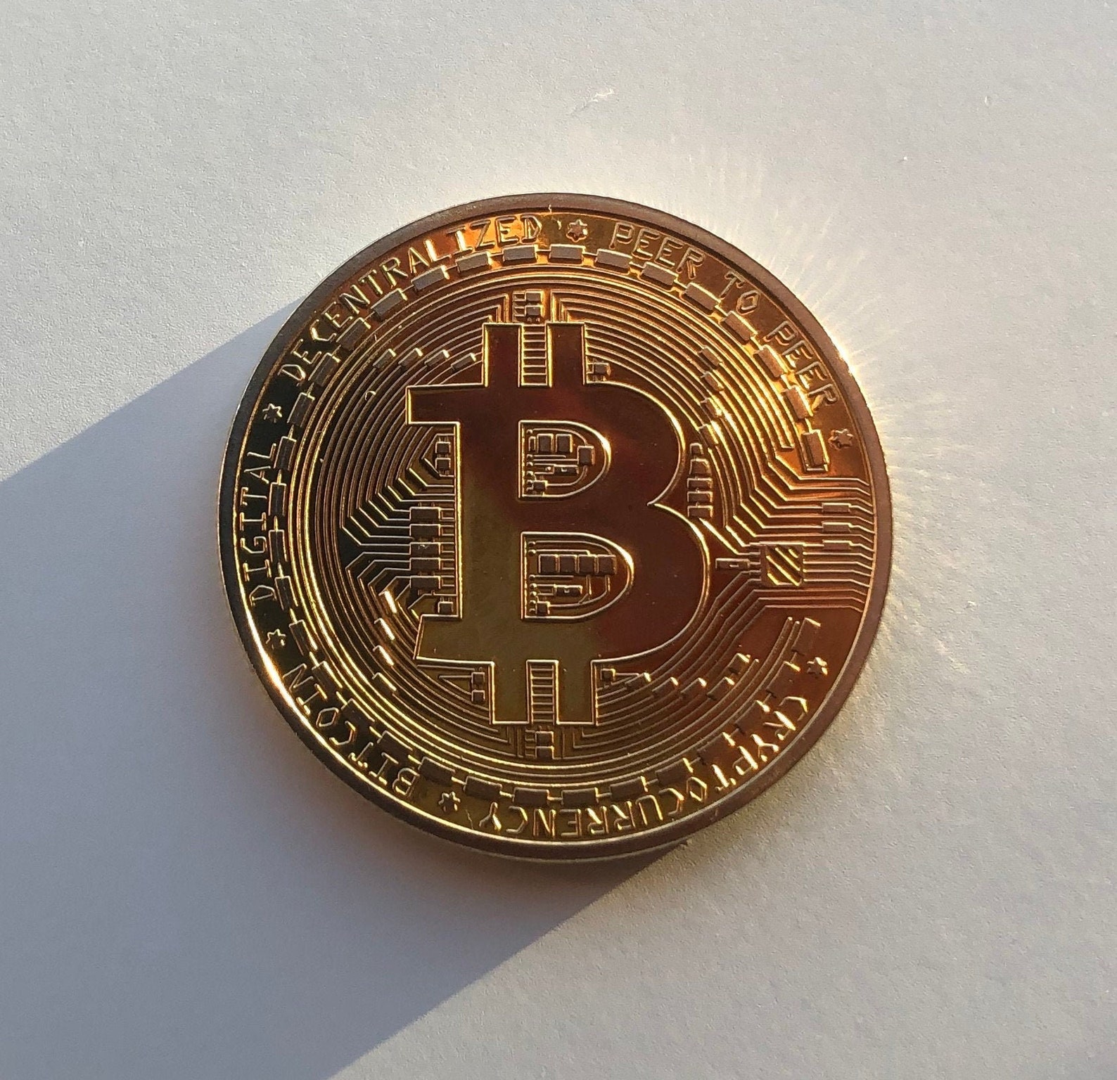 Monedas De Oro 24k Puro Moneda Física De Bitcoin Bañada En Oro 24K -  Edición Max Keiser (¡ Incluye Cofre De Terciopelo!) Lingote De Oro Moneda  Bitcoin