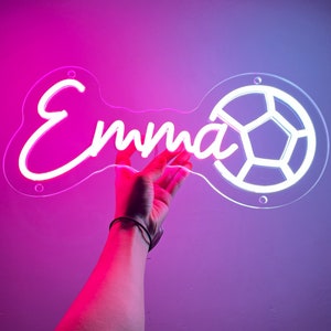 Placa de neon com nome personalizado para crianças, placa de neon de futebol, placa de neon personalizada, decoração de quarto infantil, presente para crianças, presente de festa de aniversário