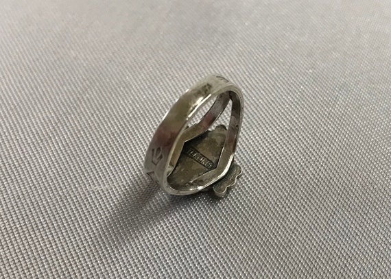 Vintage Sterling Silver Ring with Engraved sides … - image 6