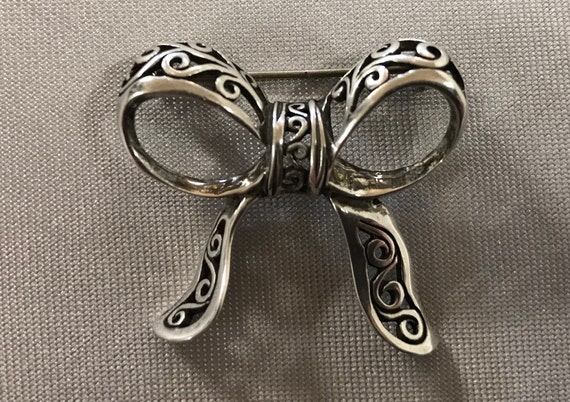 Vintage Silver Tone Filigree Bow Pin with Locking… - image 6