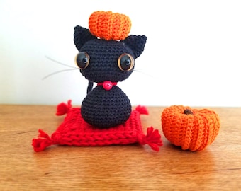 Amigurumi Black Cat with Pumpkin for Halloween