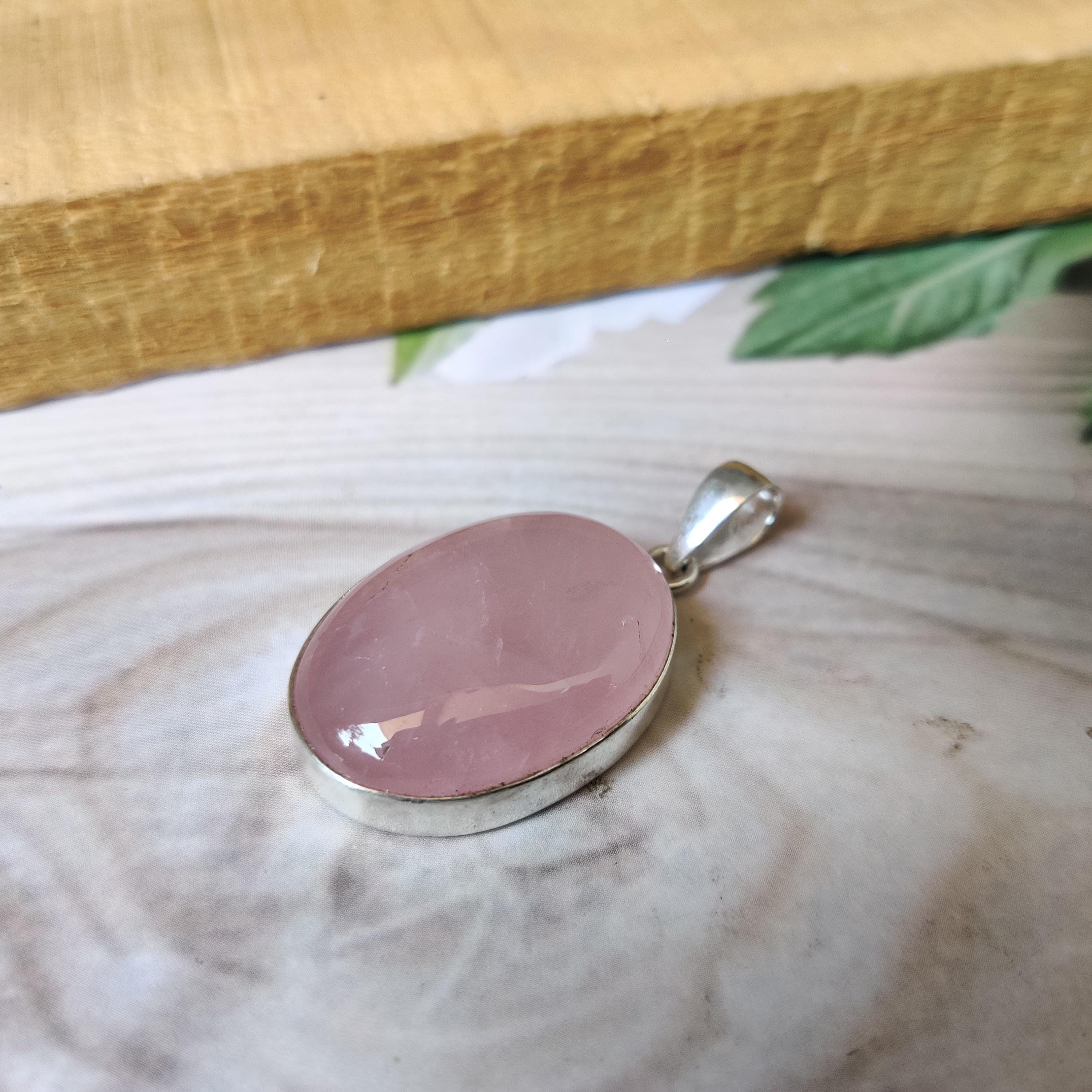 ハンドメイドローズクォーツペンダント：925スターリングシルバーの