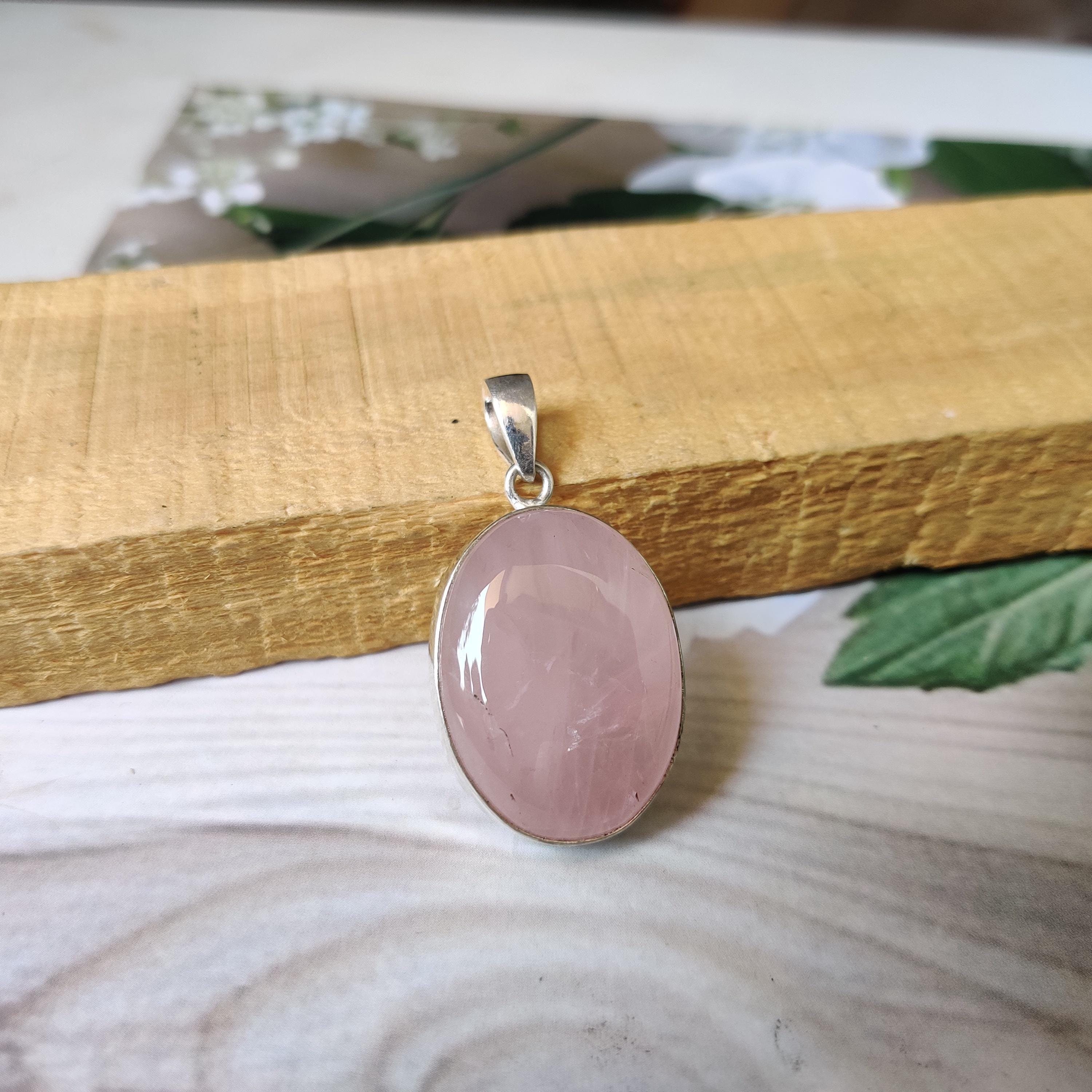 ハンドメイドローズクォーツペンダント：925スターリングシルバーの