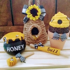 BEE Tier Tray decor