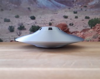 Bob Lazar Inspired UFO Model From S4/Area 51 (10cm Diameter) - Retro / Sci Fi / Geek Gift - 3D Printed