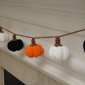 Ghirlanda di zucca di Halloween - ghirlanda di zucca - ghirlanda all&#39;uncinetto - ghirlanda di mantello - ghirlanda di camino - arredamento autunnale - arredamento di zucca - Halloween