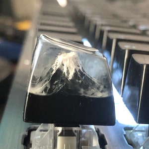 Mount Fuji Snow Mountain Natural Landscape Resin Artisan Keycap SA Height Key Cap for Mechanical Keyboard