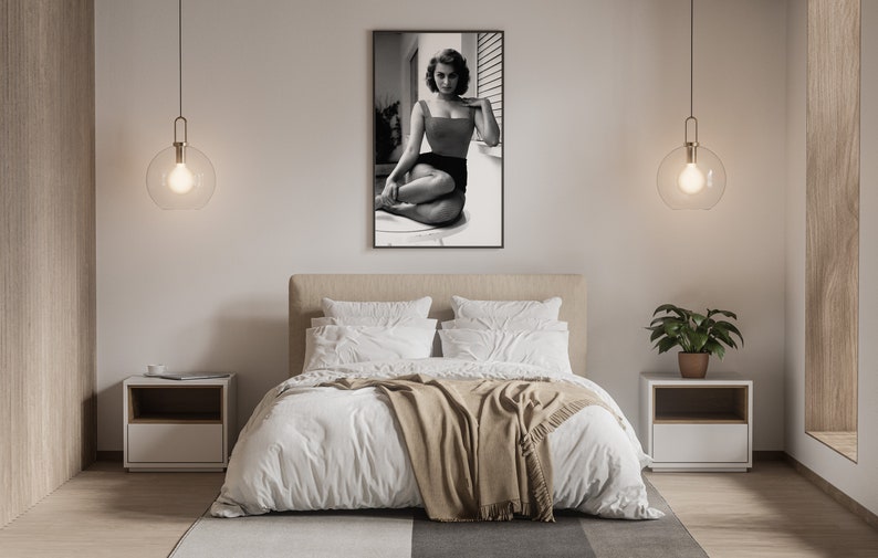 Sophia Loren Poster, Black and White, Photo Print, Vintage Poster, Retro Wall Art, Old Hollywood Decor, Digital Download, Fashion Wall Decor