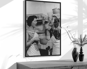 Vintage Women Eating Spaghetti Kitchen Print, Black and White Pasta Poster, Dining Room Wall Art, Vintage Kitchen Decor, Digital Download