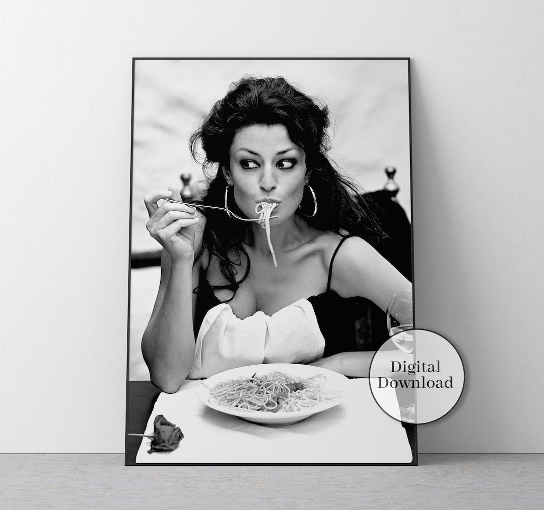 Poster di donna italiana che mangia spaghetti foto - Etsy Italia