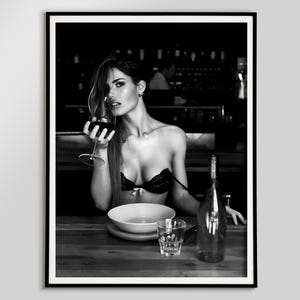Kobieta Pijąca Wino Wydruk, Czarno-biały, Seksowna Sztuka Ścienna, Plakat Feministyczny, Plakat Vintage Bar, Dekoracja Sypialni Nastolatki, Sztuka Ścienna Koktajlowa