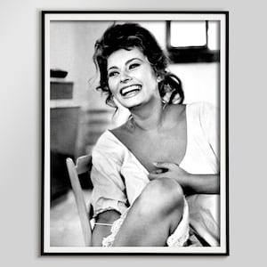 Sophia Loren Vintage Poster, Black and White, Sophia Loren Print, Old Hollywood Decor, Fashion Photography, Girly Wall Art, Digital Download