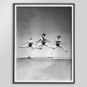 Women in Swimsuit on Hawaii Beach Print, Summer Poster, Black and White, Vintage Photography, Beach House Decor, 1950s, Printable Wall Art