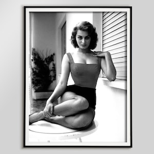 sophia loren poster, black and white, photo print, vintage poster, retro wall art, old hollywood decor, digital download, fashion wall decor, sophia loren print, sophia loren photo, vintage photography, hollywood divas, glamorous photos