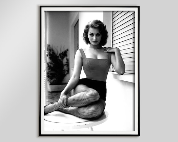 Sophia Loren Poster - Vintage Black  White Photo Print - Old Hollywood Fashion Wall Decor