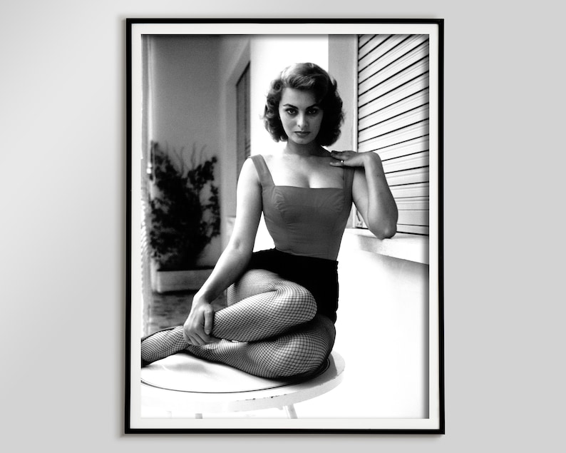 sophia loren poster, black and white, photo print, vintage poster, retro wall art, old hollywood decor, digital download, fashion wall decor, sophia loren print, sophia loren photo, vintage photography, hollywood divas, glamorous photos