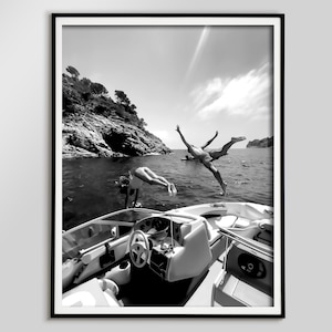 Frauen springen ins Wasser, schwarz und weiß Ozean Sprungsegelboot, Yacht Wandkunst, Stranddruck, Sommer Poster, Boot Wandkunst, digitaler Download