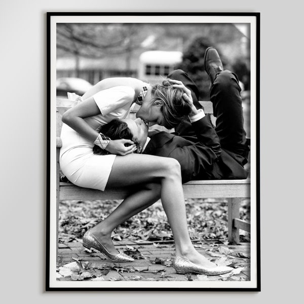 Vintage Kissing Couple Wall Art Print, Love Poster, Vintage Lovers, Couple In Love Art, Romantic Bedroom Decor, Wall Decor, Valentines Gifts