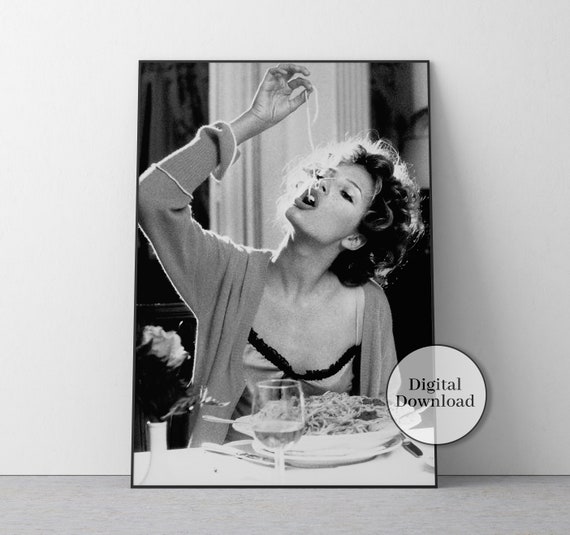 Femme italienne mangeant des spaghettis affiche, noir et blanc, impression  de pâtes, affiche alimentaire vintage, décor de restaurant, affiche de  pâtes, décoration murale de cuisine -  France