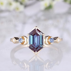 Vintage Hexagon Alexandrite Engagement Ring Women Moon Wedding Ring Unique Gold Art Deco Minimalist Wedding Ring Promise Anniversary Gift
