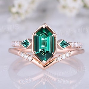 Unique elongated hexagon cut emerald engagement ring set green gemstone wedding rings antique rose gold handmade promise ring gift for her