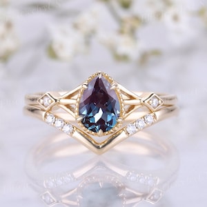 Pear Alexandrite Engagement Ring Set Vintage Purple Gemstone Ring Gold Rings Alexandrite Wedding Rings Women Bridal Set Promise Gift for her