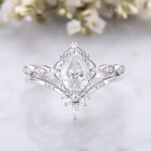 Vintage Pear Shaped Moissanite Engagement Ring Set, White Gold Wedding Rings, Moissanite bridal set, Unique Promise Wedding Band For Women