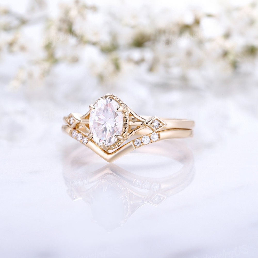 Vintage 1.0 ct Oval Cut Rose Quartz Engagement Ring Set Curved Moissanite Wedding Band