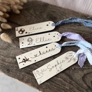 Wooden bookmark with name and motif