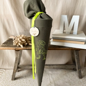 Cartable mousseline kaki avec broderie origami T-Rex & ruban à nouer jaune fluo