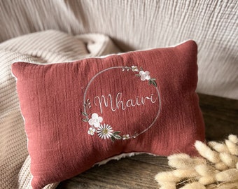 Name pillow flower wreath with name