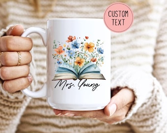 Taza personalizada con diseño floral de libros - Taza única para bibliotecario - Taza de café para maestros - Regalo para bibliotecarios y lectores - Regalo para amantes de los libros