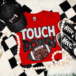 Chemise avec écusson en chenille le jour du match de football à sequins - Chemise le jour du match de football - écusson en chenille - Chemise le jour du match de football - T-shirt du match de football